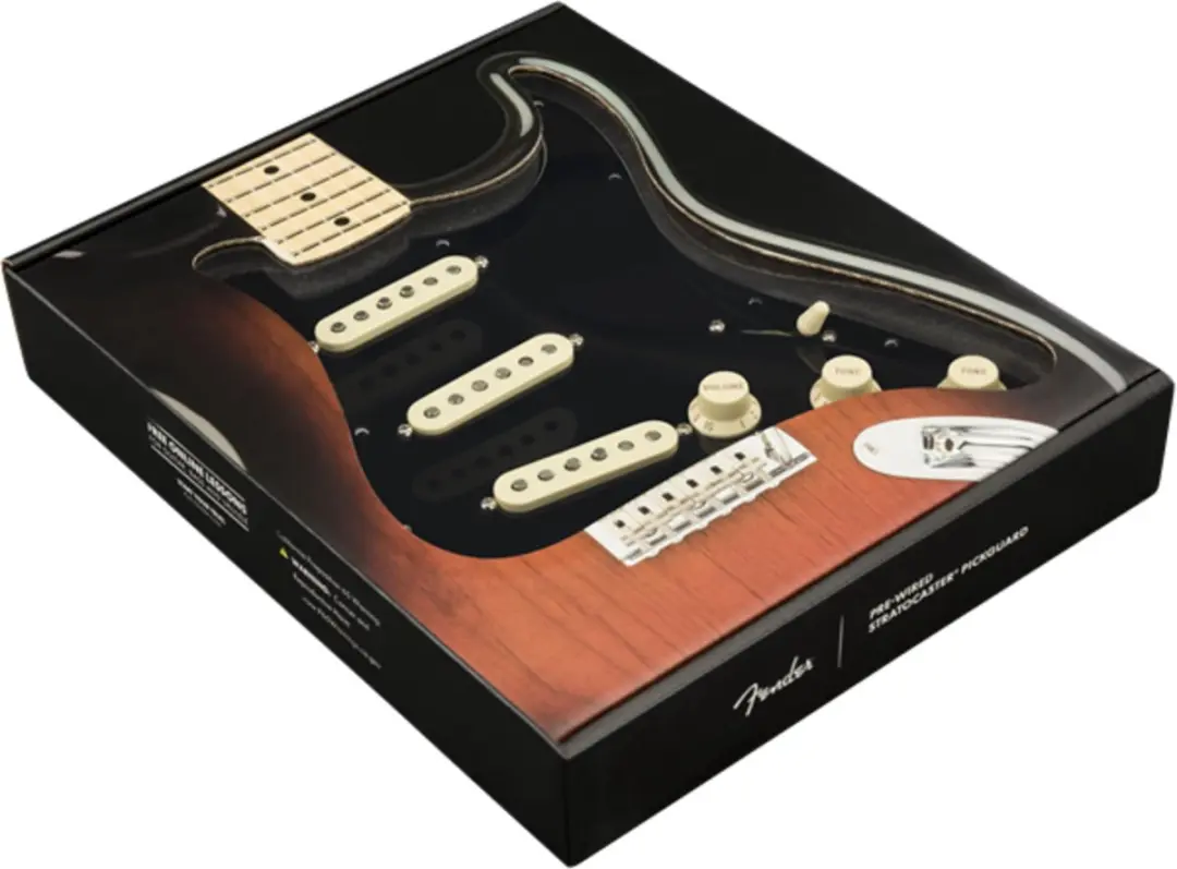 Fender Original '57/'62 SSS Pre-Wired Strat Pickguard - Zwart - afbeelding 3 van 3