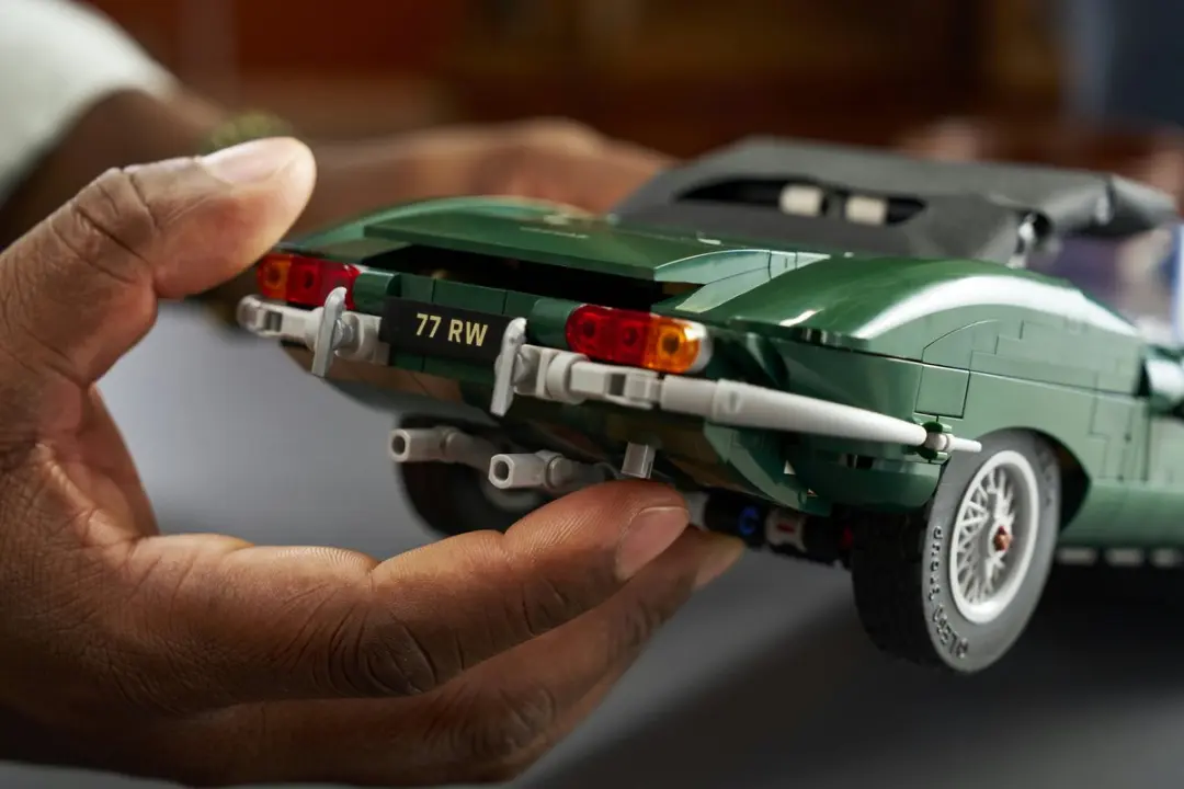 LEGO Icons Jaguar E-Type 11381 - 1673 Stukken