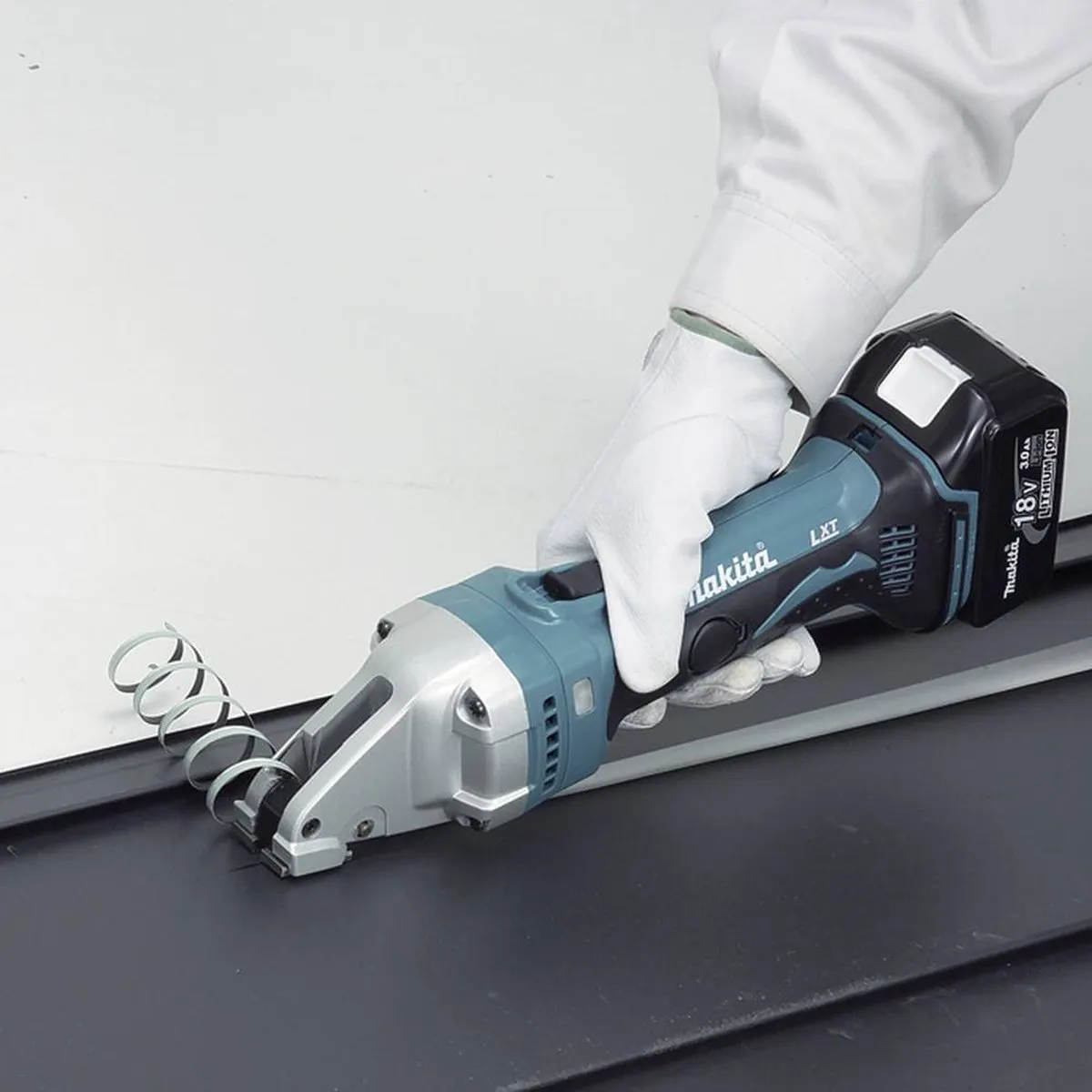 Makita DJS161RTJ Accu Plaatschaar 18V - 5.0Ah - 2x Accu