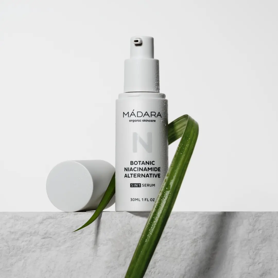 MÁDARA Botanic Niacinamide Serum 30ml
