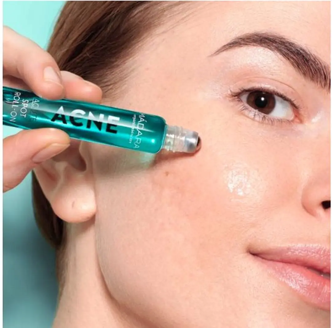 MÁDARA Acne Acute Spot-Roller 8ml - afbeelding 6 van 6
