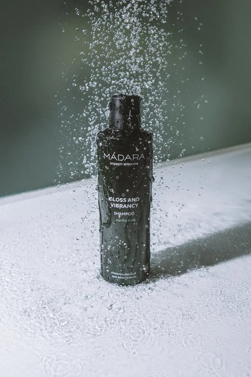 MÁDARA Cranberry Glans & Volume Shampoo 250ml