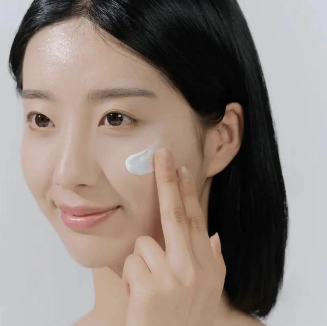 Skin1004 Madagascar Centella Hyalu-Cica Water-Fit Sun Serum SPF 50+ 50ml