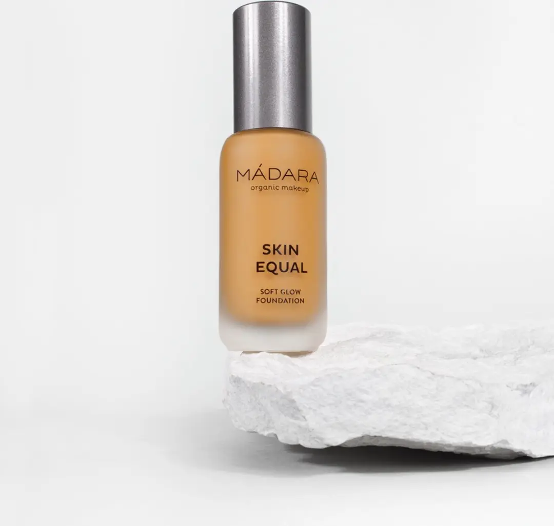 MÁDARA Skin Equal Foundation #60 Olive 30ml