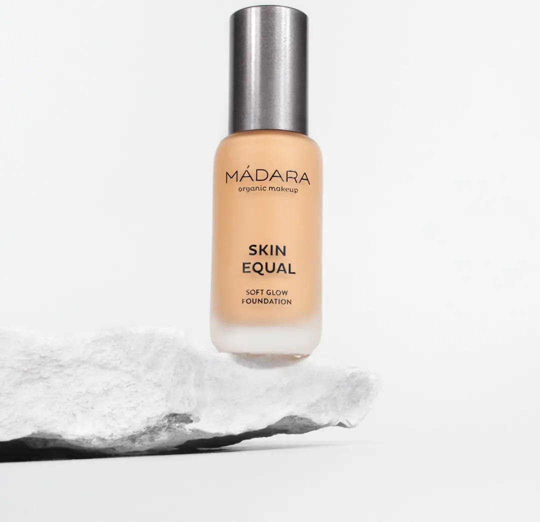 MÁDARA Skin Equal Foundation #40 Sand - 30ml - SPF 15