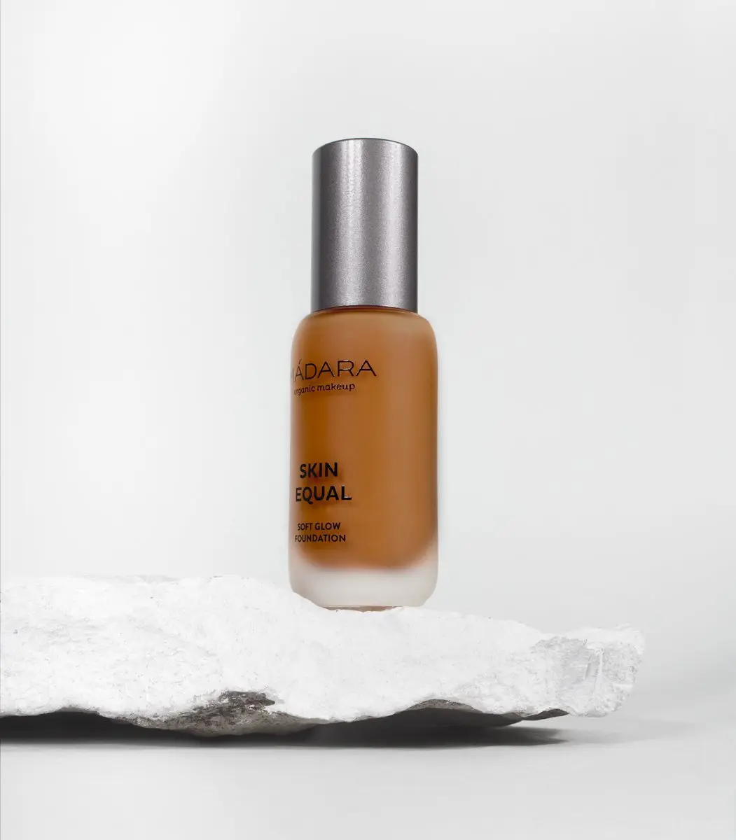 MÁDARA Skin Equal Foundation #90 Chestnut 30ml