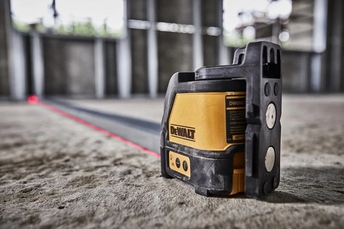 DeWalt DW088K Zelfnivellerende Kruislijnlaser - 2 Stralen - Rood