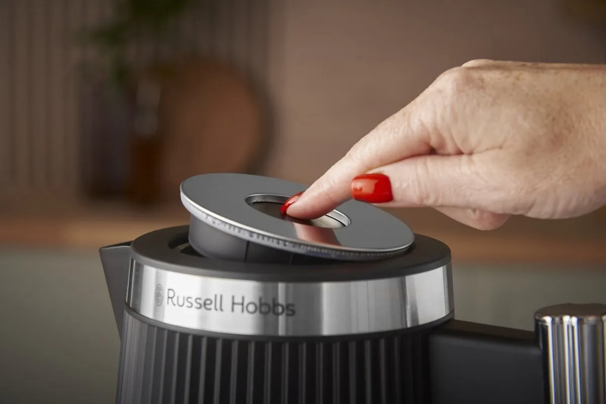 Russell Hobbs Brontë Waterkoker 2400W 1.7L - Zwart