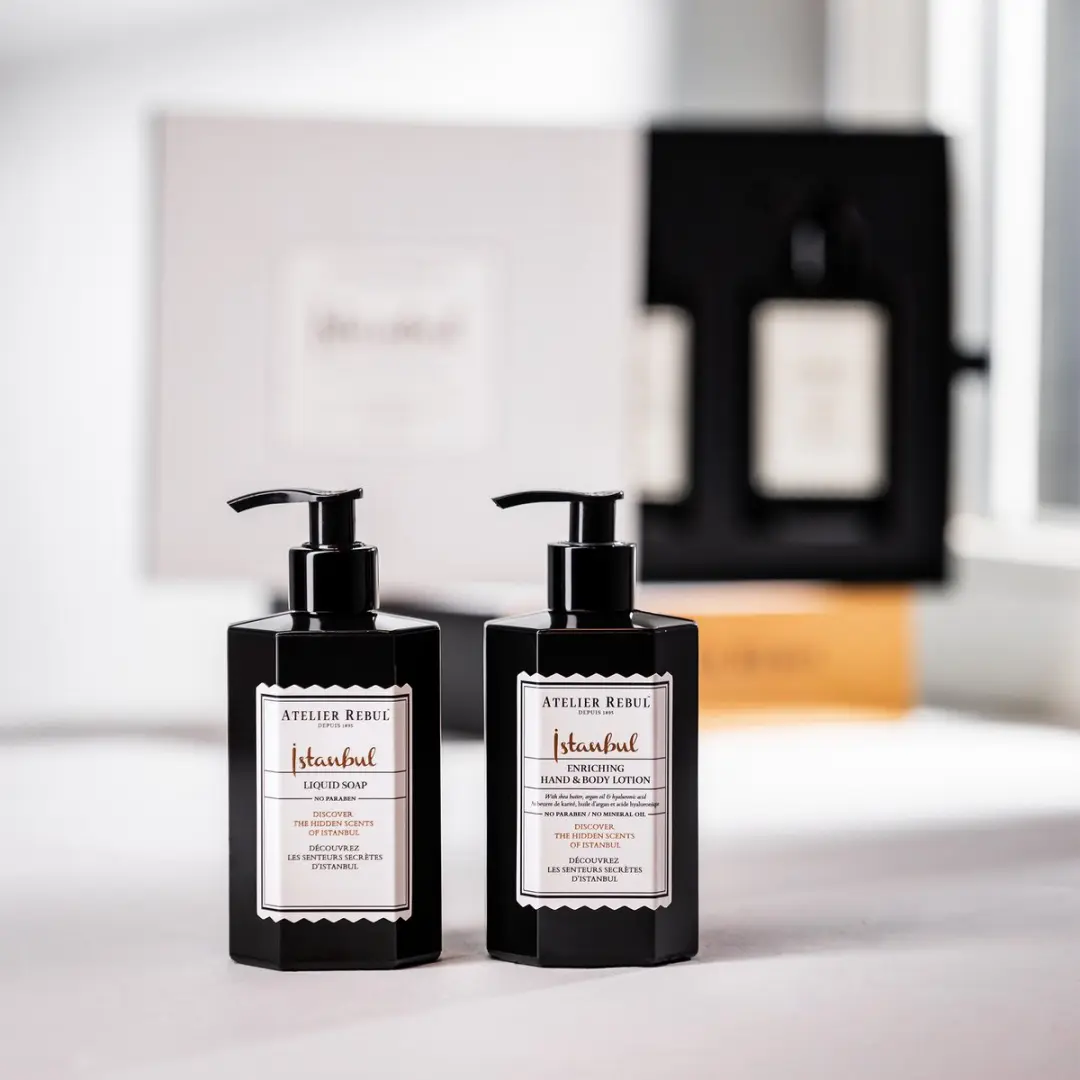 Atelier Rebul Istanbul Hand Care Geschenkset - Handzeep + Bodylotion 250ml - Houtige & Kruidige Geur