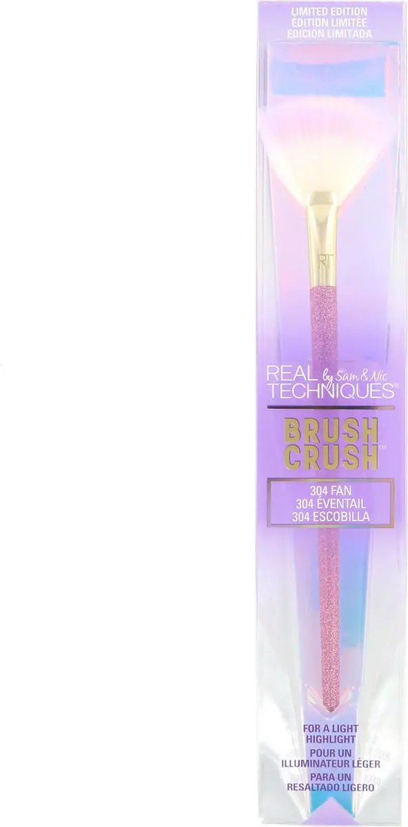 Real Techniques Highlighter Brush 304