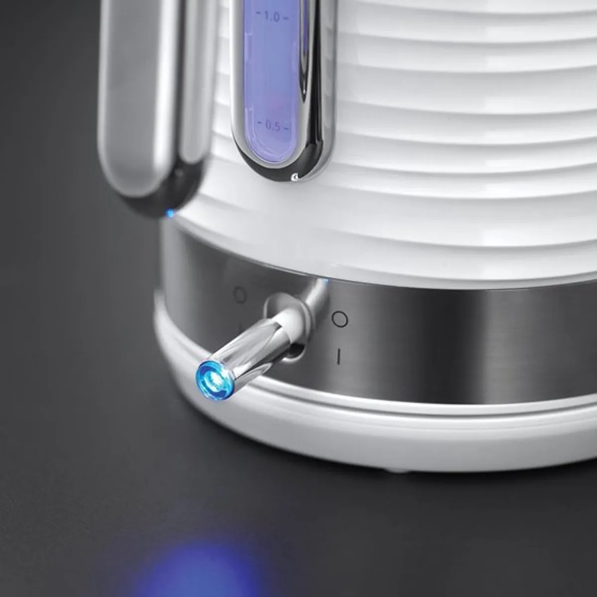 Russell Hobbs 24360-70 Waterkoker 2400W 1.7L - Wit