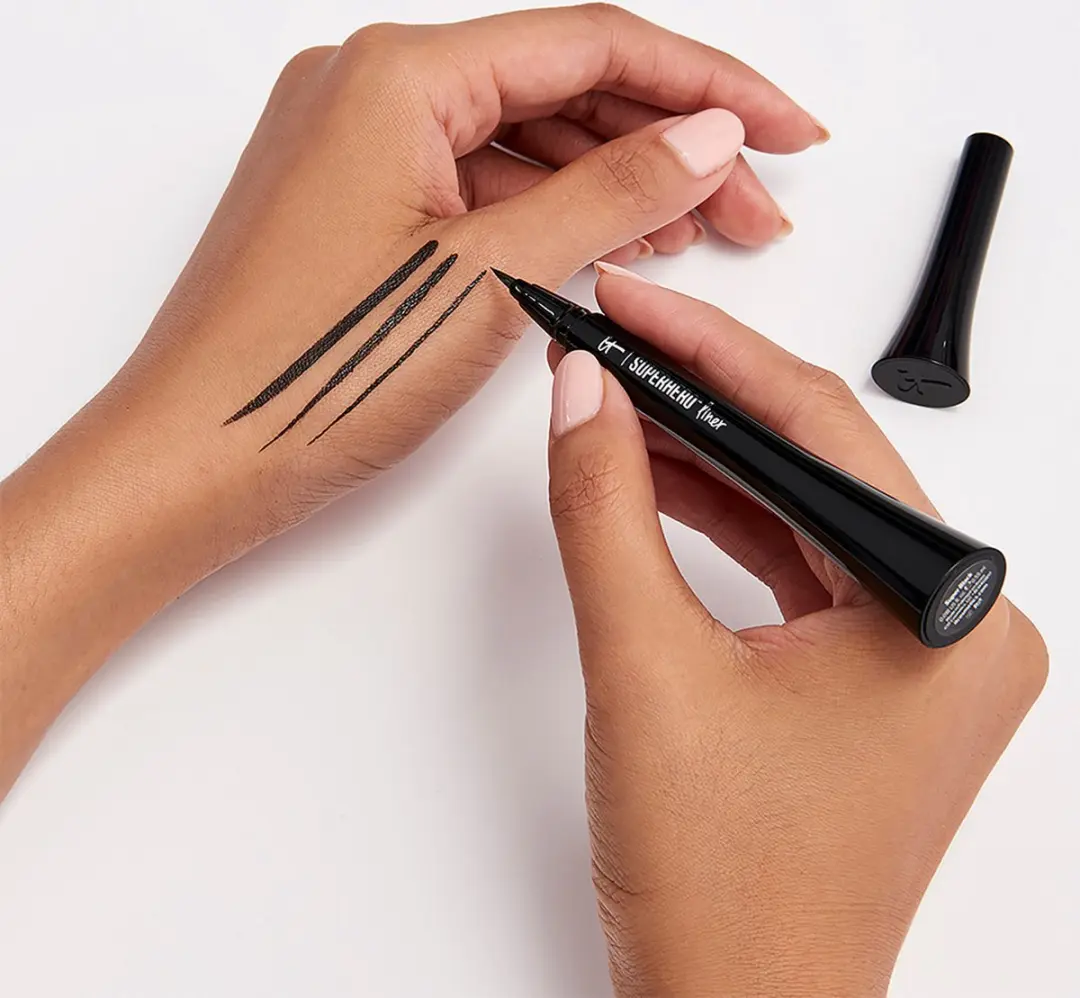 IT Cosmetics Superhero No-Tug Liquid Pen Liner - Zwart 1ml