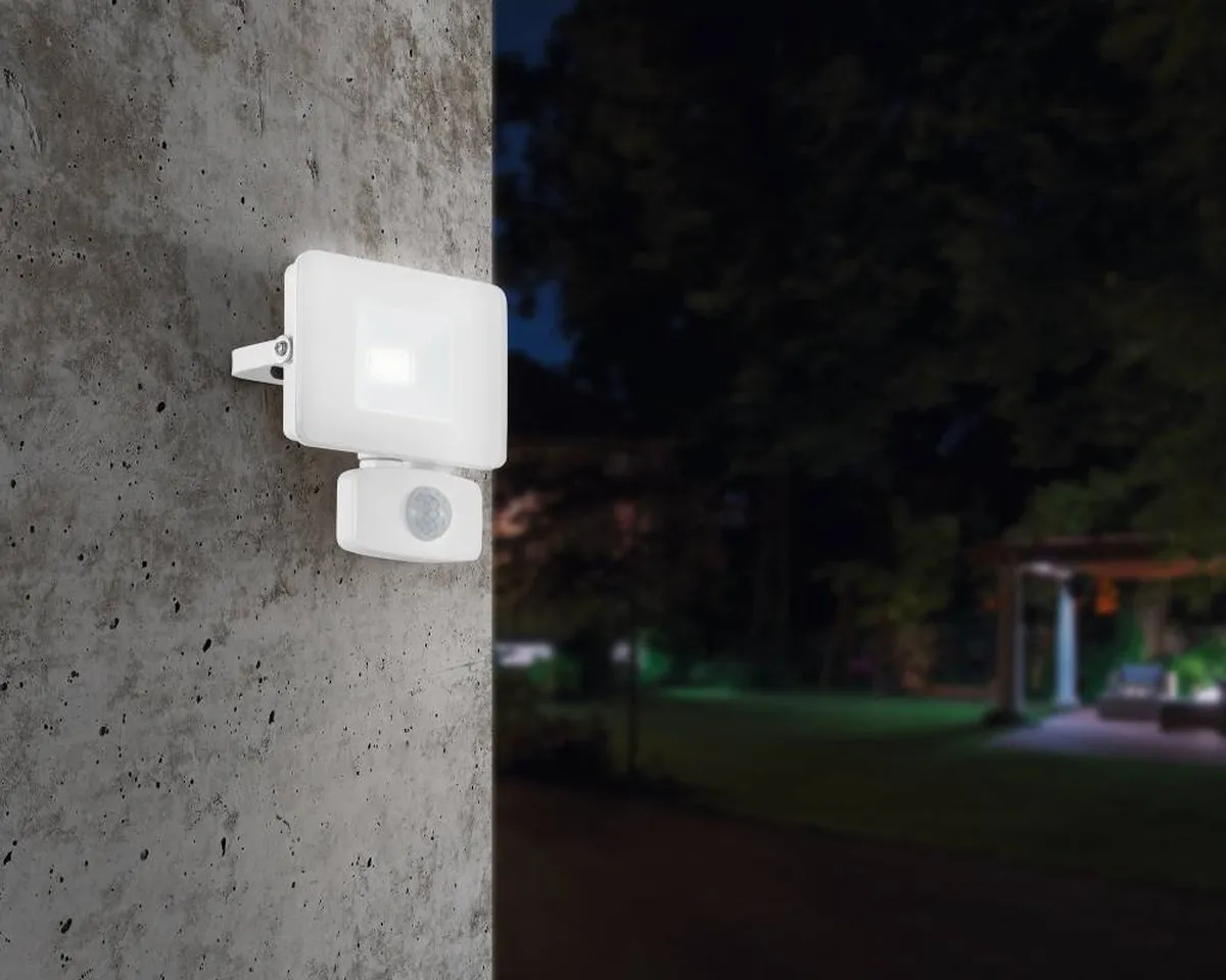 Eglo Faedo 3 Buiten Wandlamp - Wit 11cm