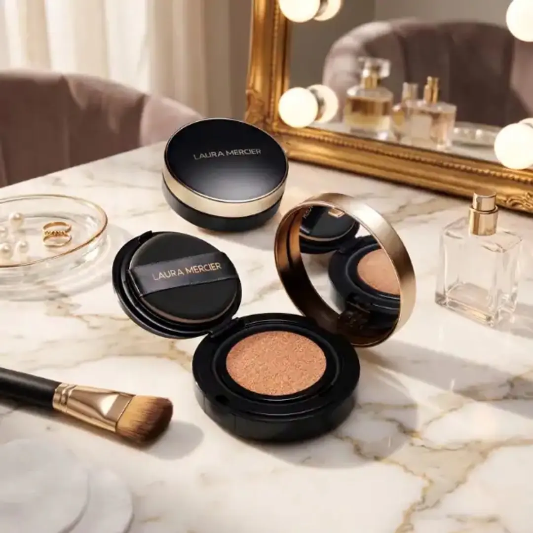 Laura Mercier Flawless Lumière Radiance-Perfecting Cushion 1N1 Creme - 15g