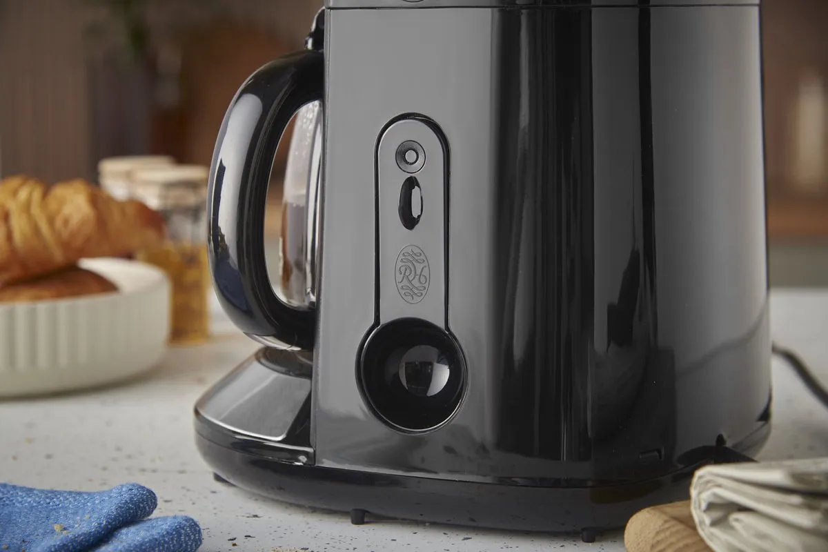Russell Hobbs Brontë Zwart - Koffiezetapparaat - 26780-56