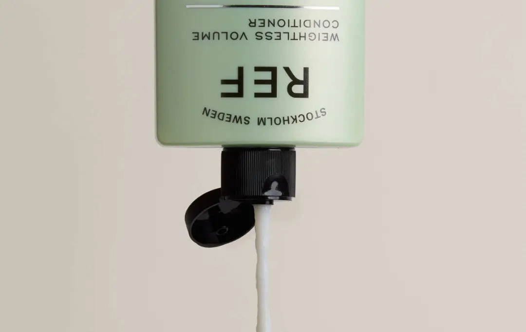 REF Stockholm Weightless Volume Reisgiftset - 4x730ml Shampoo & Conditioner
