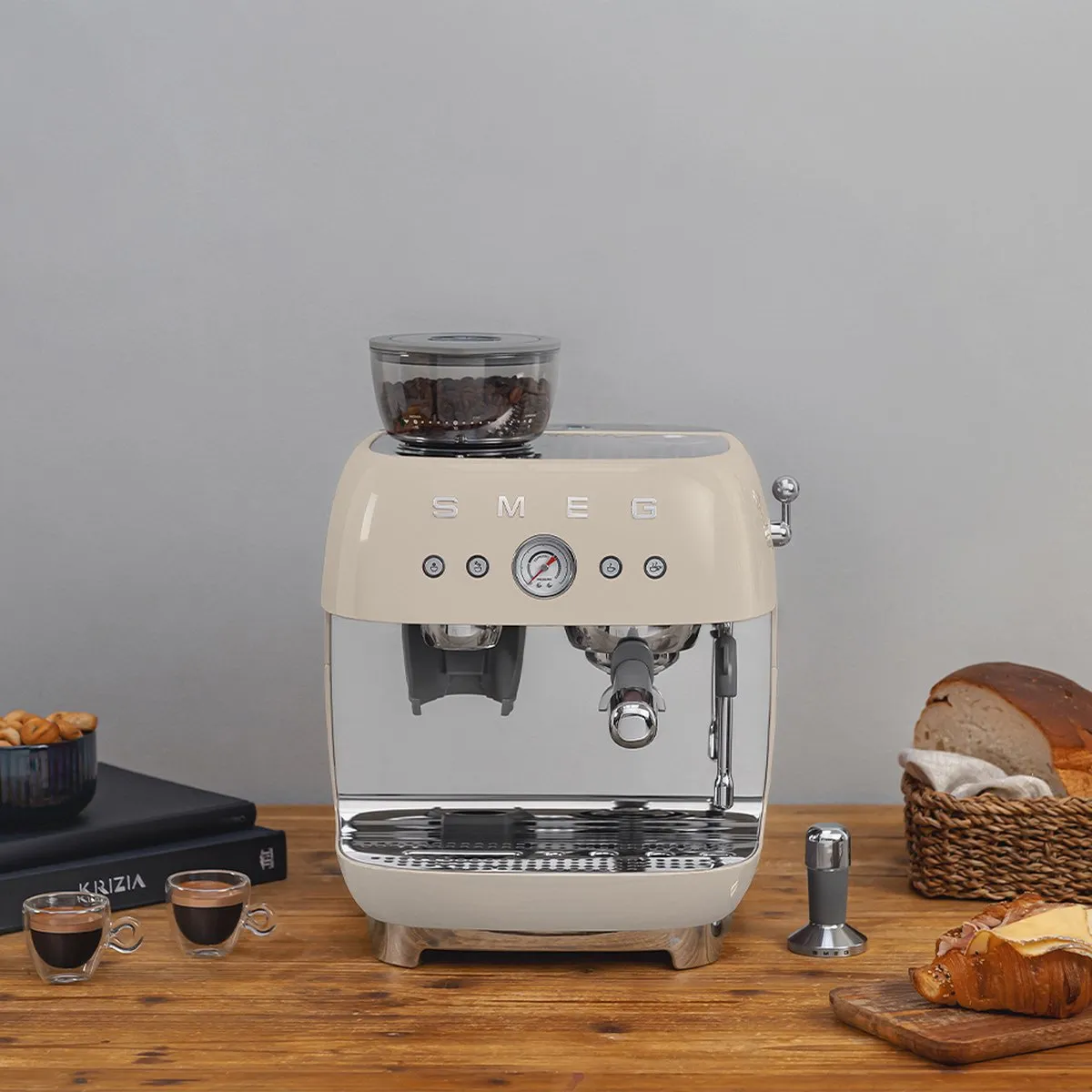 Smeg EGF03CREU Espressomachine met bonenmaler - 1650W - 2.4L - Crème