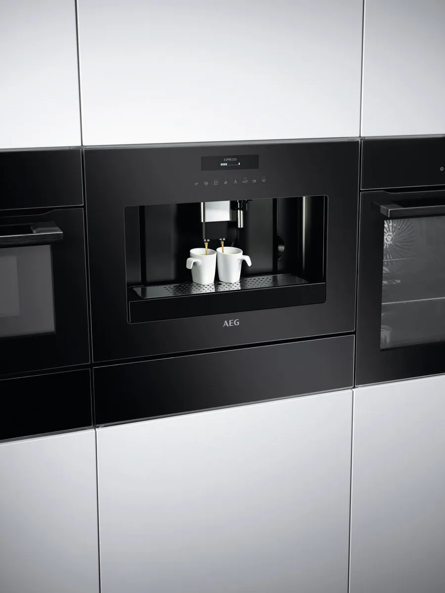 AEG KKE884500B Volledig Automatische Espressomachine - 2 Kopjes - Zwart - afbeelding 6 van 6