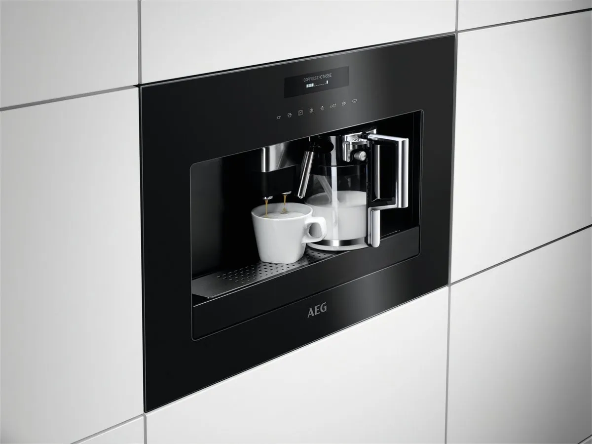 AEG KKE884500B Volledig Automatische Espressomachine - 2 Kopjes - Zwart
