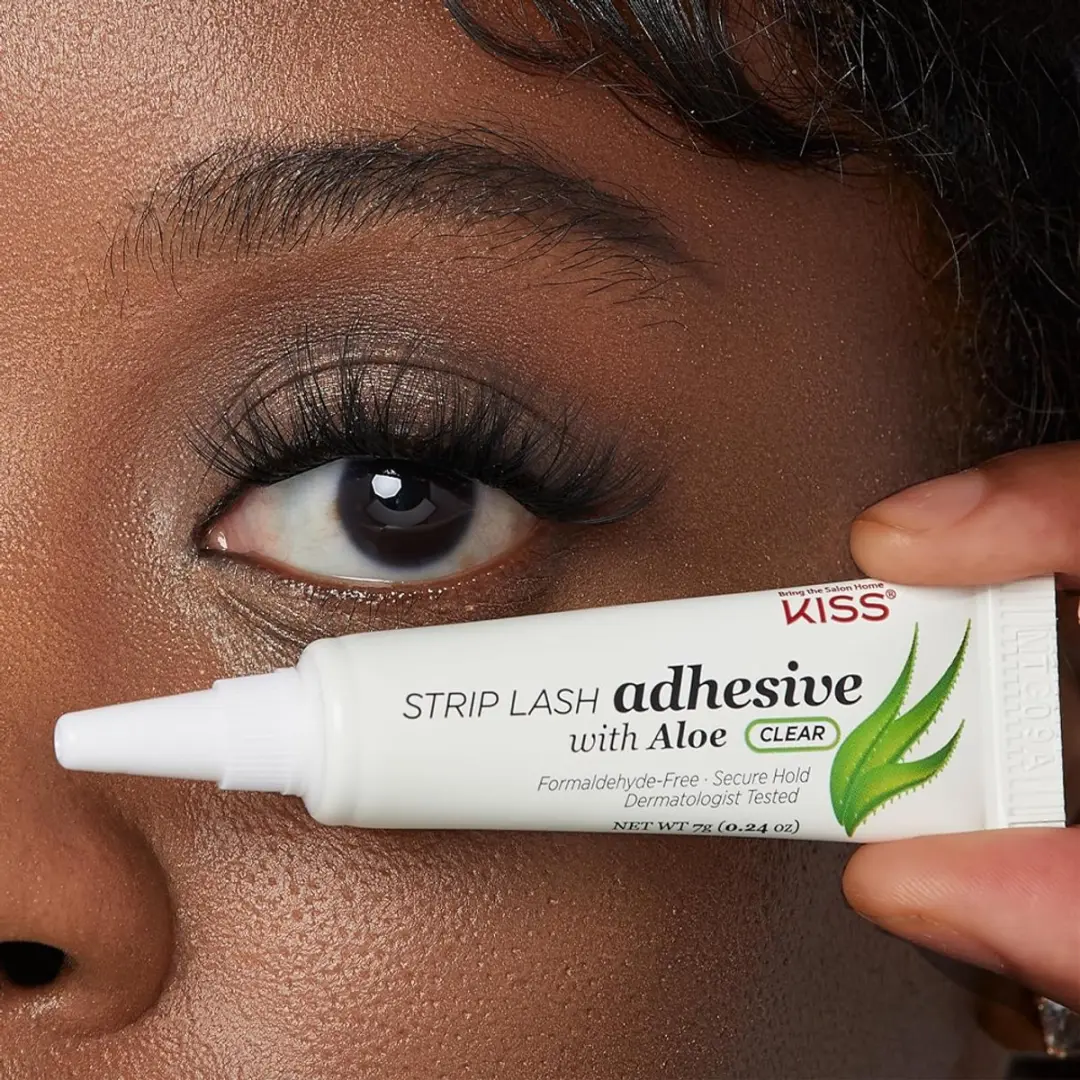 Kiss Strip Lash Adhesive Clear Wimperlijm 7g - Aloë Vera - afbeelding 6 van 6
