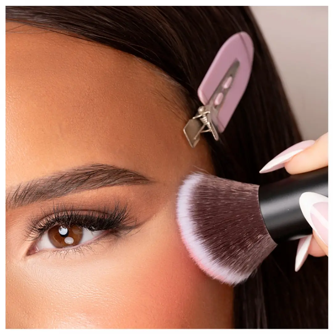 Brushworks Hoekige Gezichtsblushkwast N°7 - Zwart