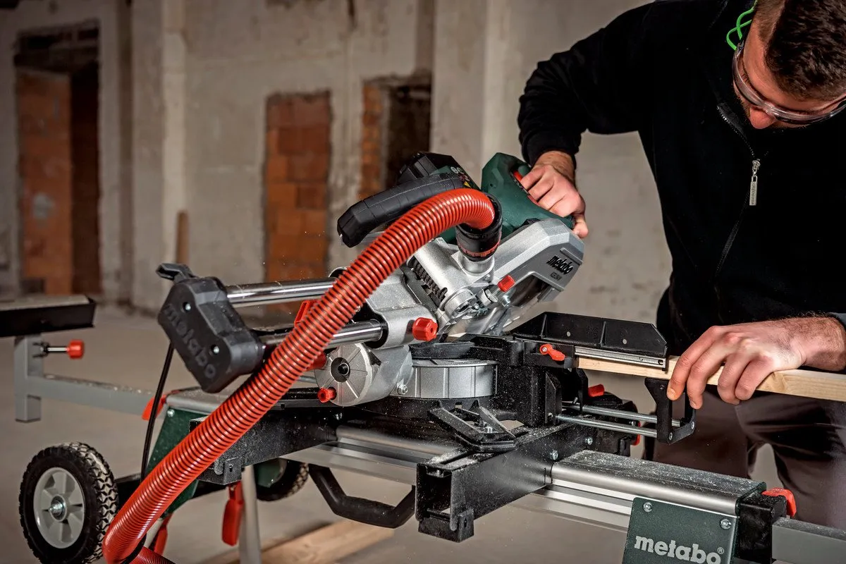 Metabo 613216900 Afkortzaag 1200W 216mm