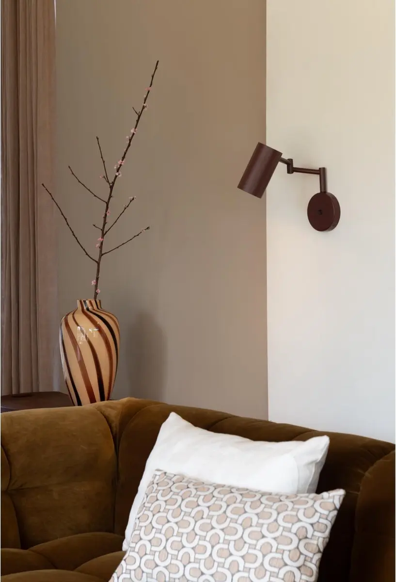 it's about RoMi Wandlamp Bilbao Rood - 10W
