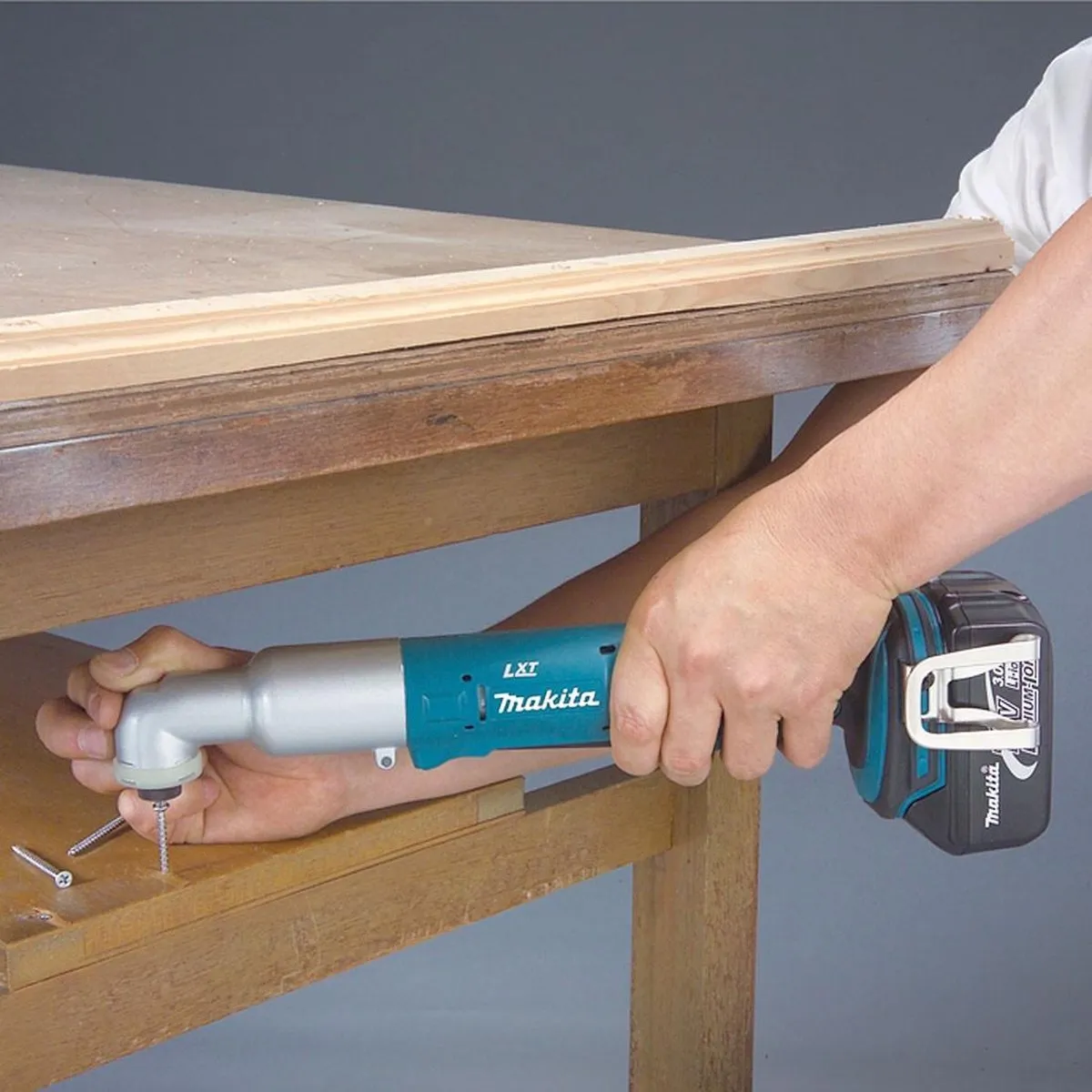 Makita DTL061ZJ Haakse Slagschroevendraaier 18V - Body