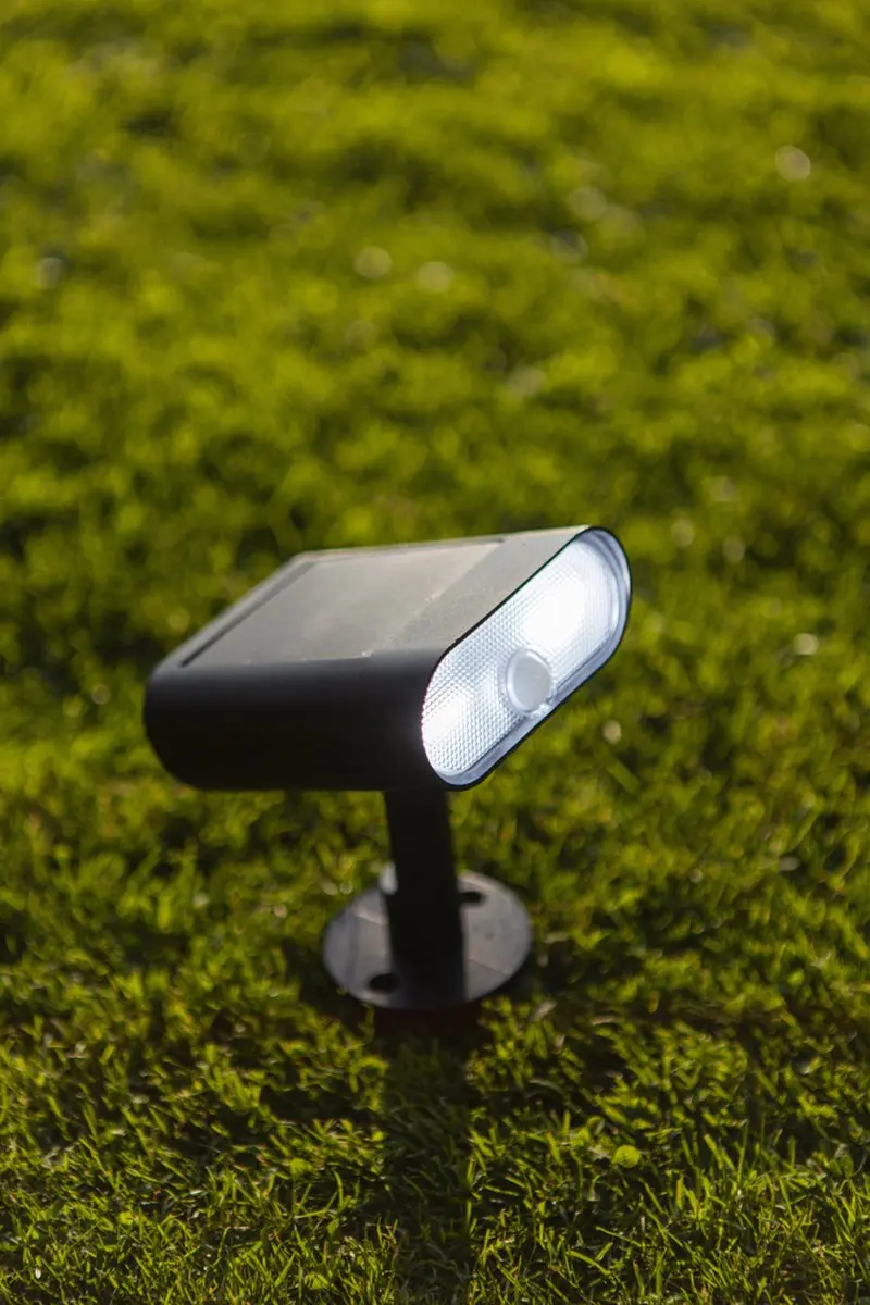Lutec Connect Ginbo Smart Solar LED Prikspot - 7W - Multicolor - Zwart