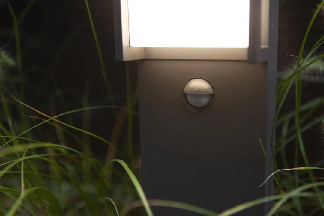 Lutec Qubo Tuinpaal LED 17.3W - Donkergrijs