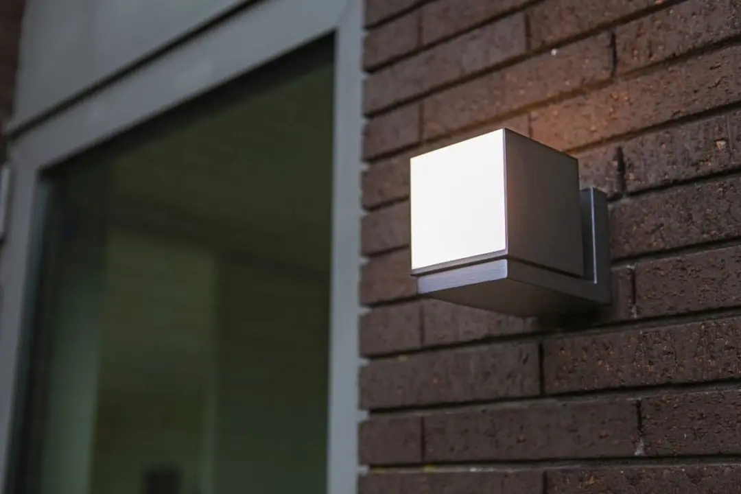 Lutec Cuba LED Wandlamp Buiten - Donkergrijs - afbeelding 6 van 6