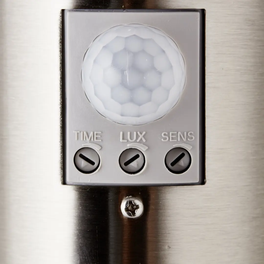 Brilliant Chorus Buitenlamp Sensor IP44 - E27 40W - Chroom/Wit