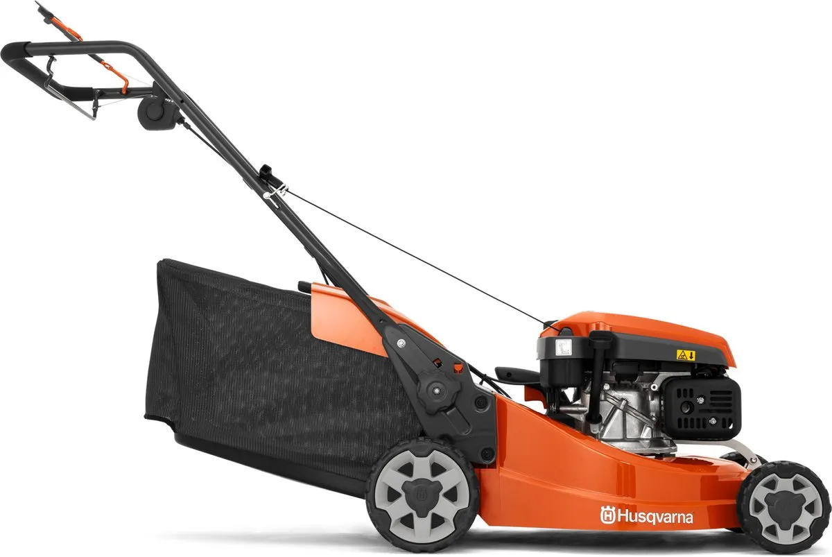 Husqvarna LC 247S Benzinegrasmaaier - 47cm - 55L - Wielaandrijving
