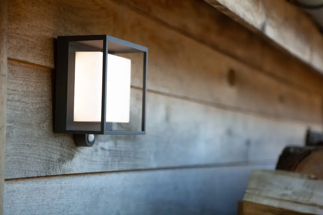 Lutec Curtis LED Solar Wandlamp 3W - Donkergrijs
