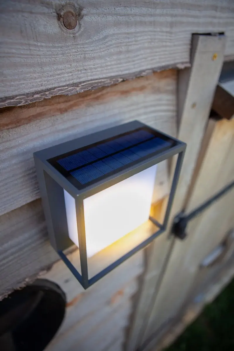 Lutec Curtis LED Solar Wandlamp 3W - Donkergrijs