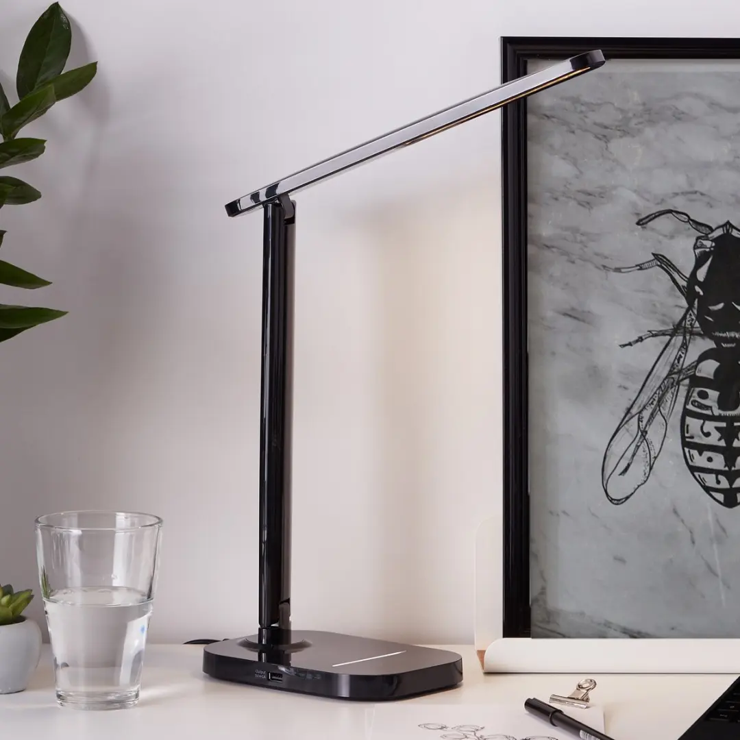 Brilliant Vicaro Bureaulamp - LED 8W Draadloos Oplaadstation - Zwart - afbeelding 6 van 6