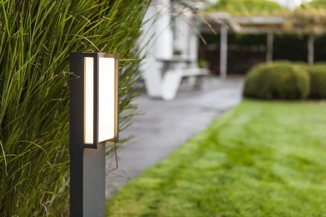 Lutec Qubo Sokkellamp Buiten LED 17.3W - Donkergrijs