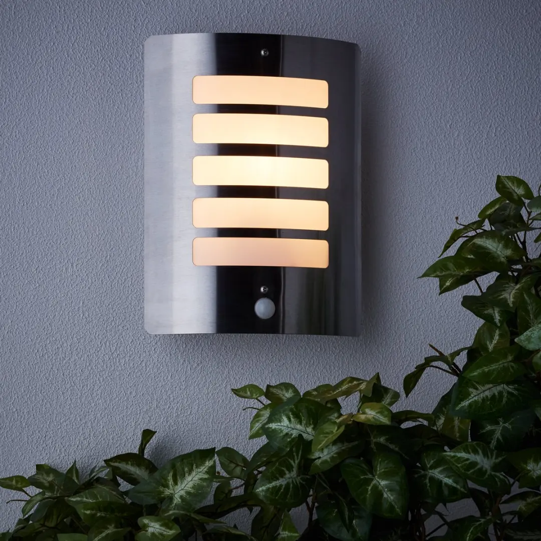 Brilliant Todd Buitenlamp Chroom - IP44 - E27 1x40W