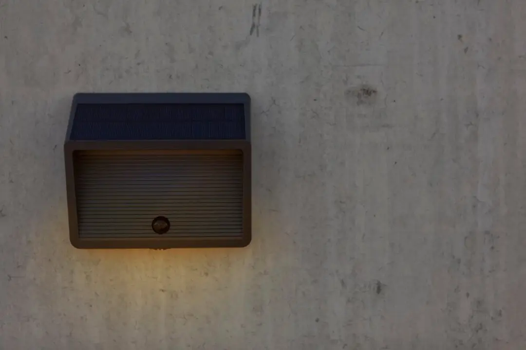 Lutec Linko Solar Wandlamp 11.5W - Antraciet