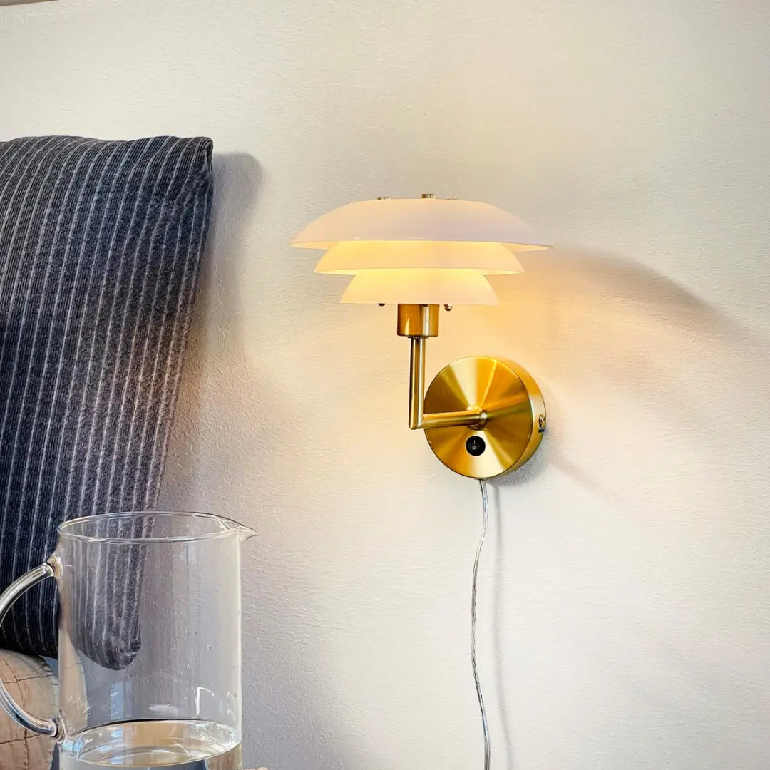 Dyberg Larsen DL20 Wandlamp - Messing Ø23cm - Opal
