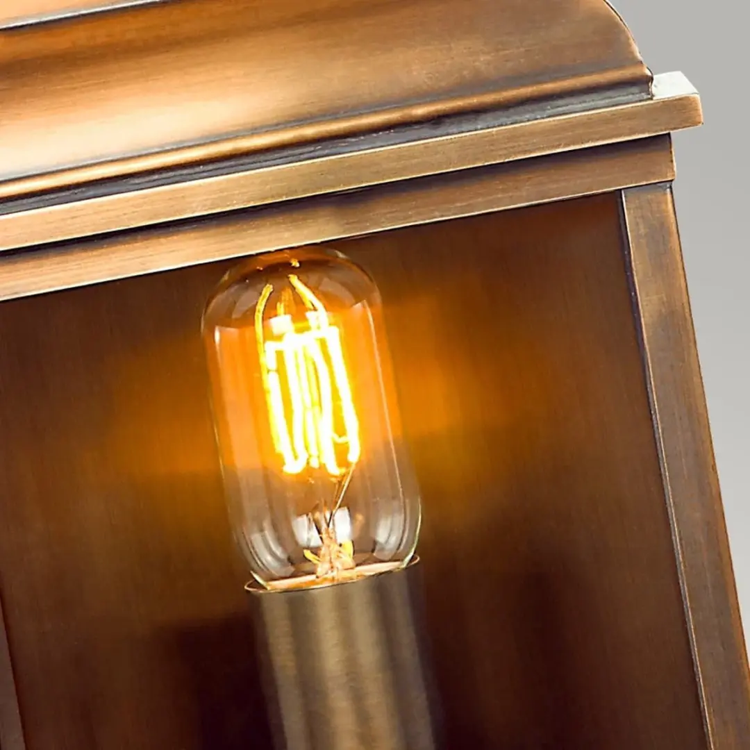 Elstead Old Bailey LED Wandlamp E27 60W - IP44 - Dimbaar - Aged Brass