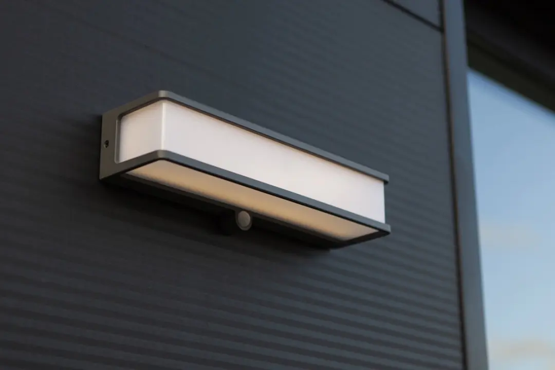 Lutec Doblo Solar Wandlamp