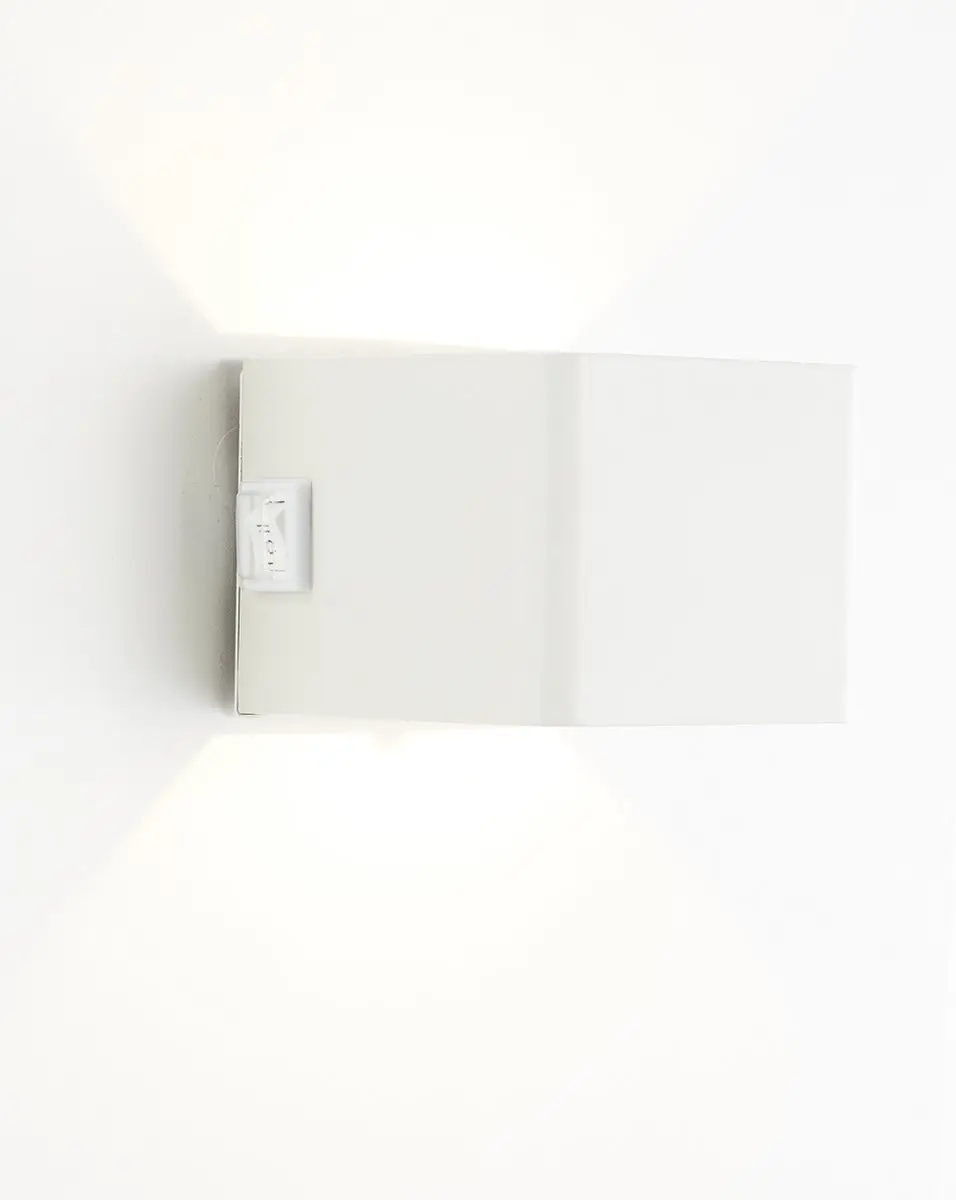 Brilliant Iseo Oplaadbare Wandlamp - 4W 300 Lm - IP44 - Wit
