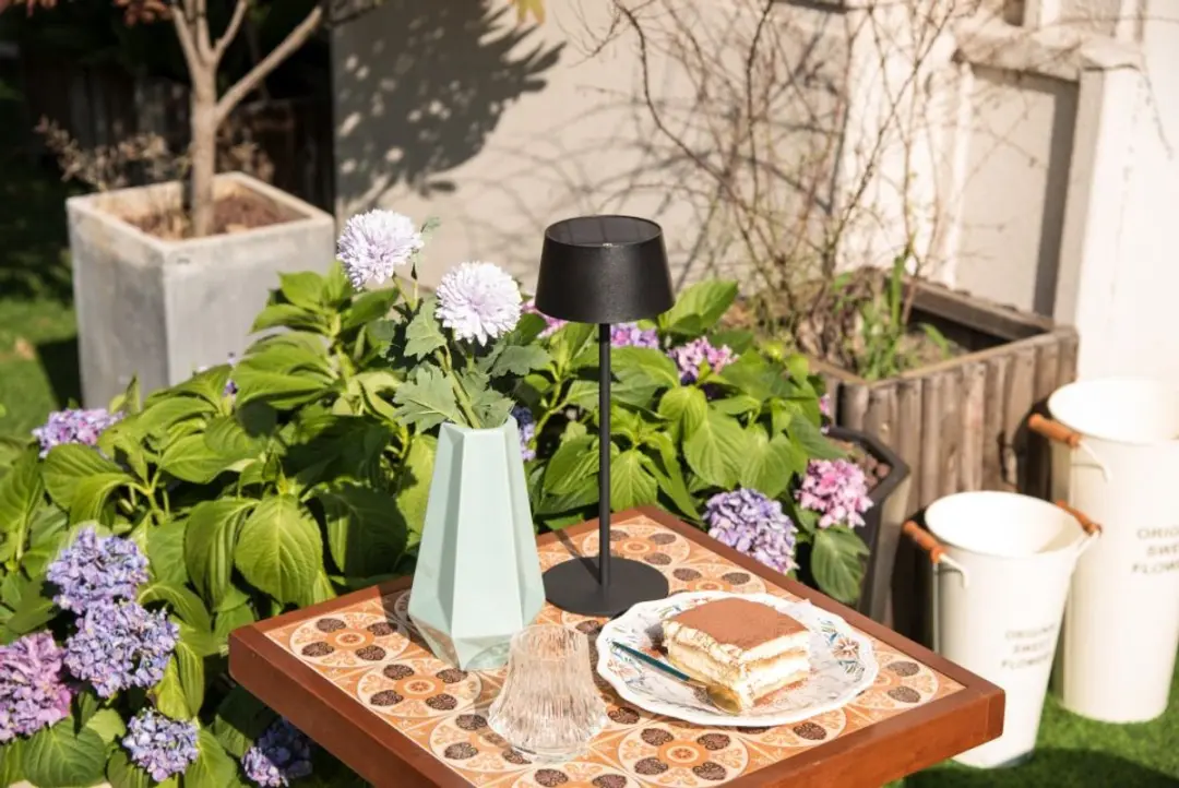 Lutec Aurora Draagbare Solar Tafellamp - 100 Lm - 3000K - Zwart