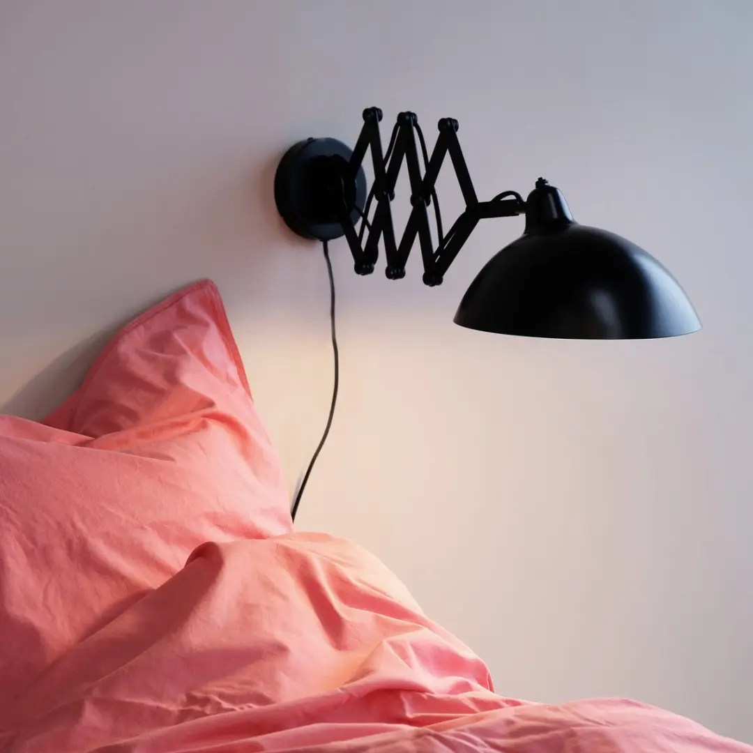 Dyberg Larsen Futura Wandlamp 60cm E14 - Zwart