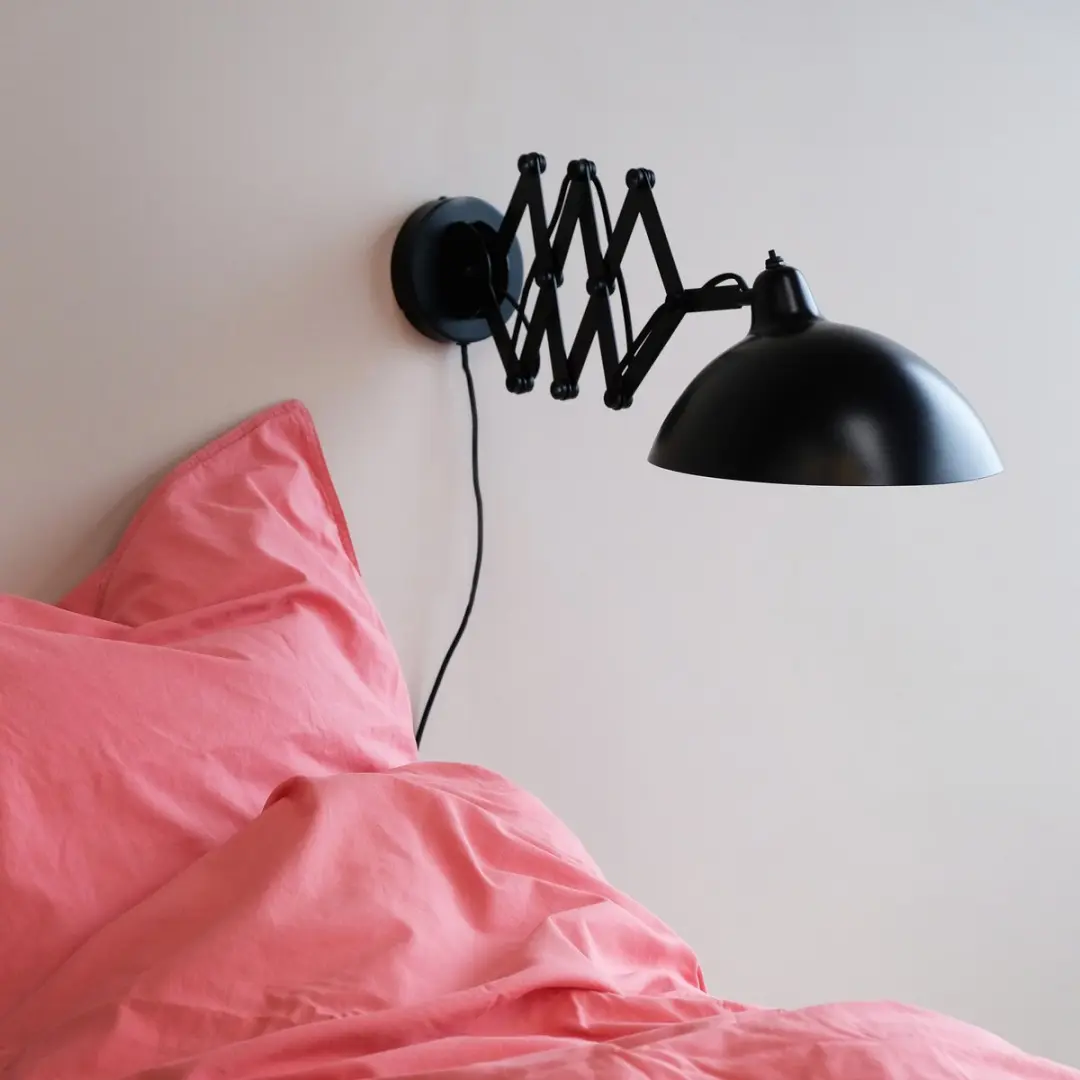 Dyberg Larsen Futura Wandlamp 60cm E14 - Zwart