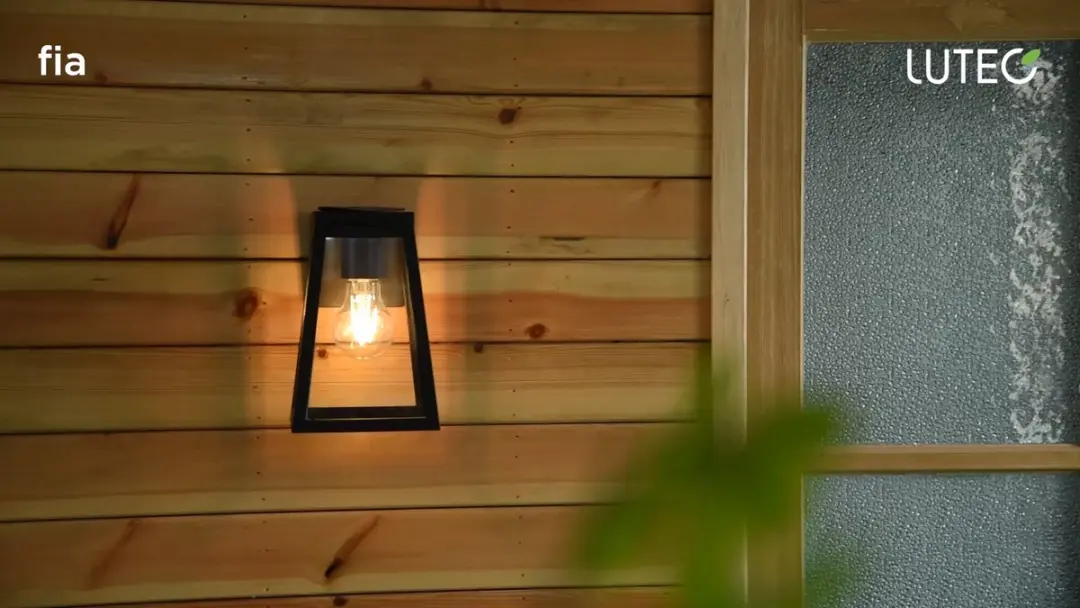 Lutec Flair Solar Wandlamp E27 - Zwart - afbeelding 6 van 6
