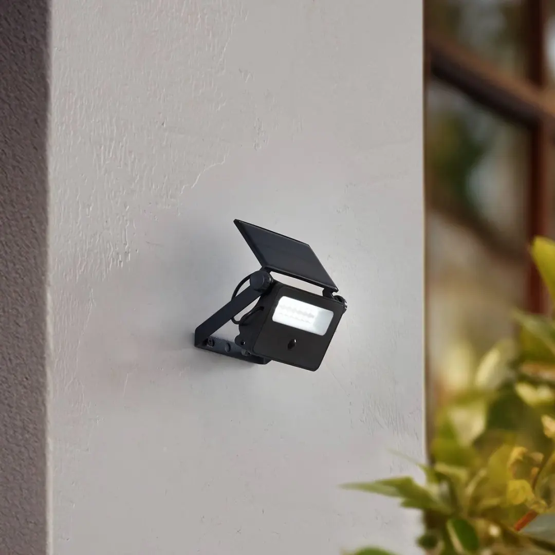 Lindby Solar Buitenlamp 8W - Zwart