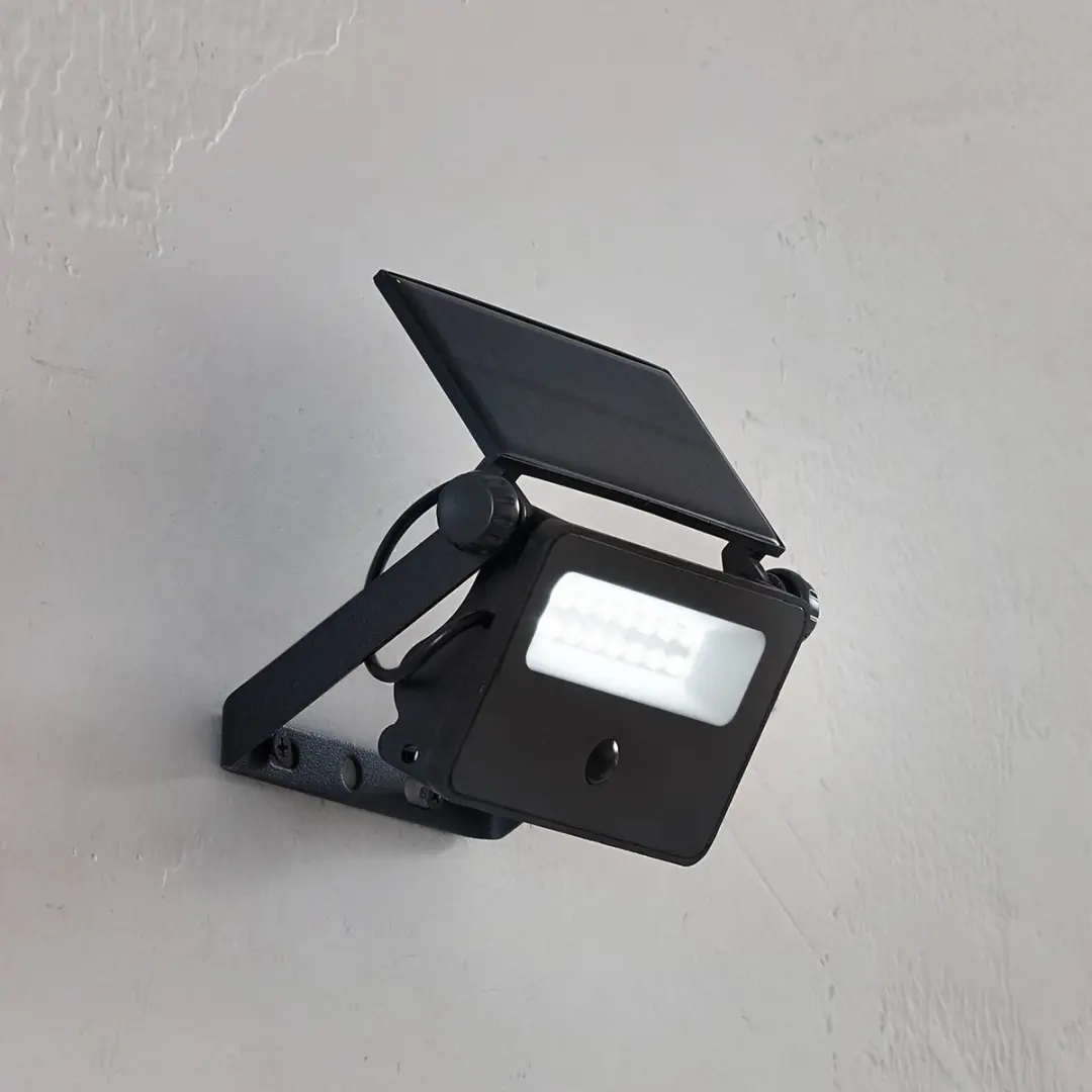 Lindby Solar Buitenlamp 8W - Zwart