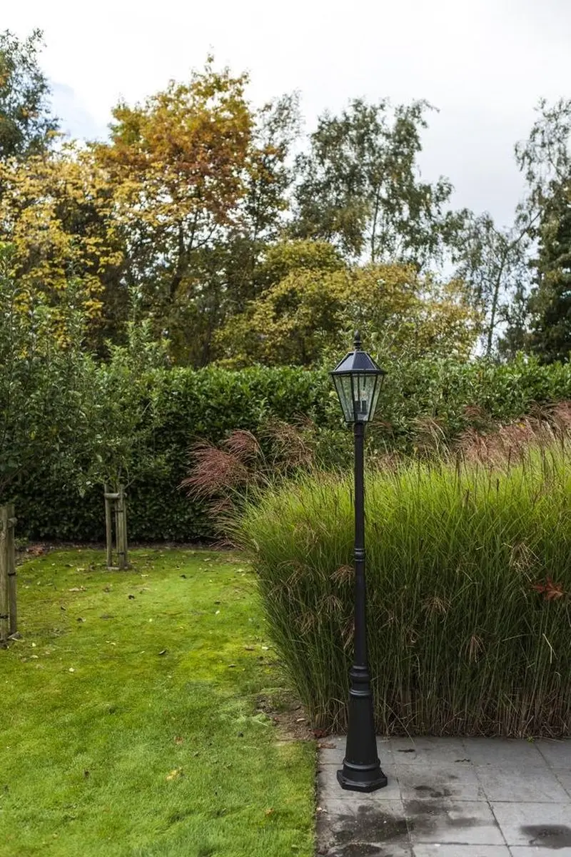 Lutec London Solar Lantaarnpaal - 3x6W - Zwart